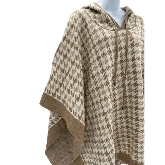 Coco + Carmen Brina Hooded Drawstring Pullover Knit Poncho Carmel Cream One Size - Picture 7 of 16